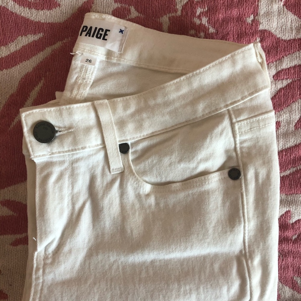 White ankle skinny jeans